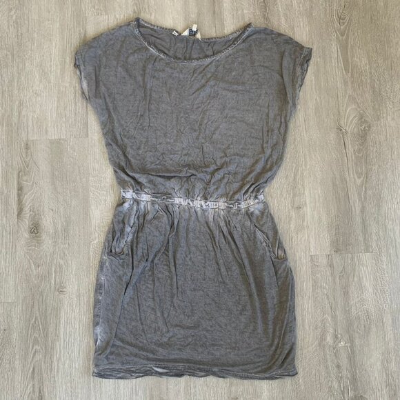 Guess Dresses & Skirts - Guess Women Short Loose Fit Grey Dress Size S